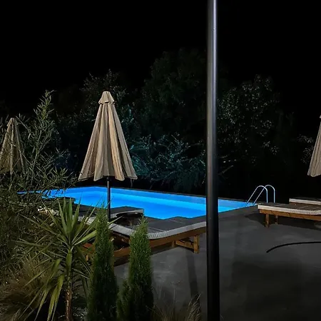 Restaurant Natyra E Qete Hotell *