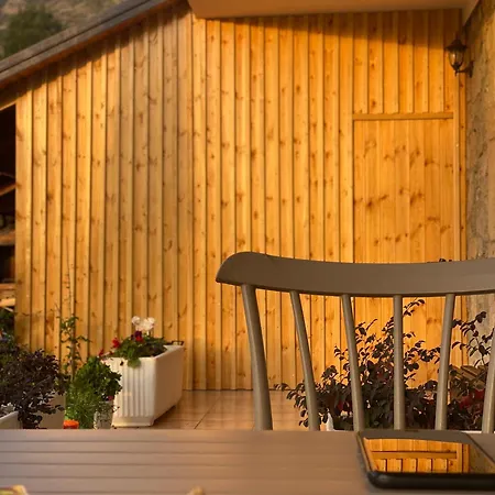 Natyra E Qete Hideaway *