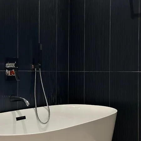 Natyra E Qete Hideaway מלון *