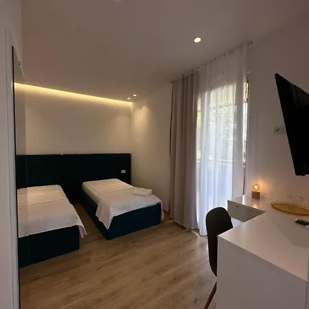 Restaurant Natyra E Qete Hotel