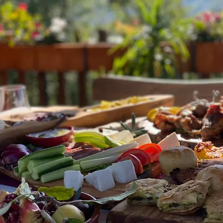 Natyra E Qete Hideaway מלון