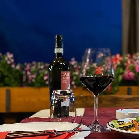 Restaurant Natyra E Qete Hotel