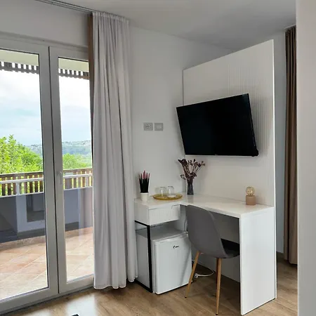 Hotel Natyra E Qete Hideaway *